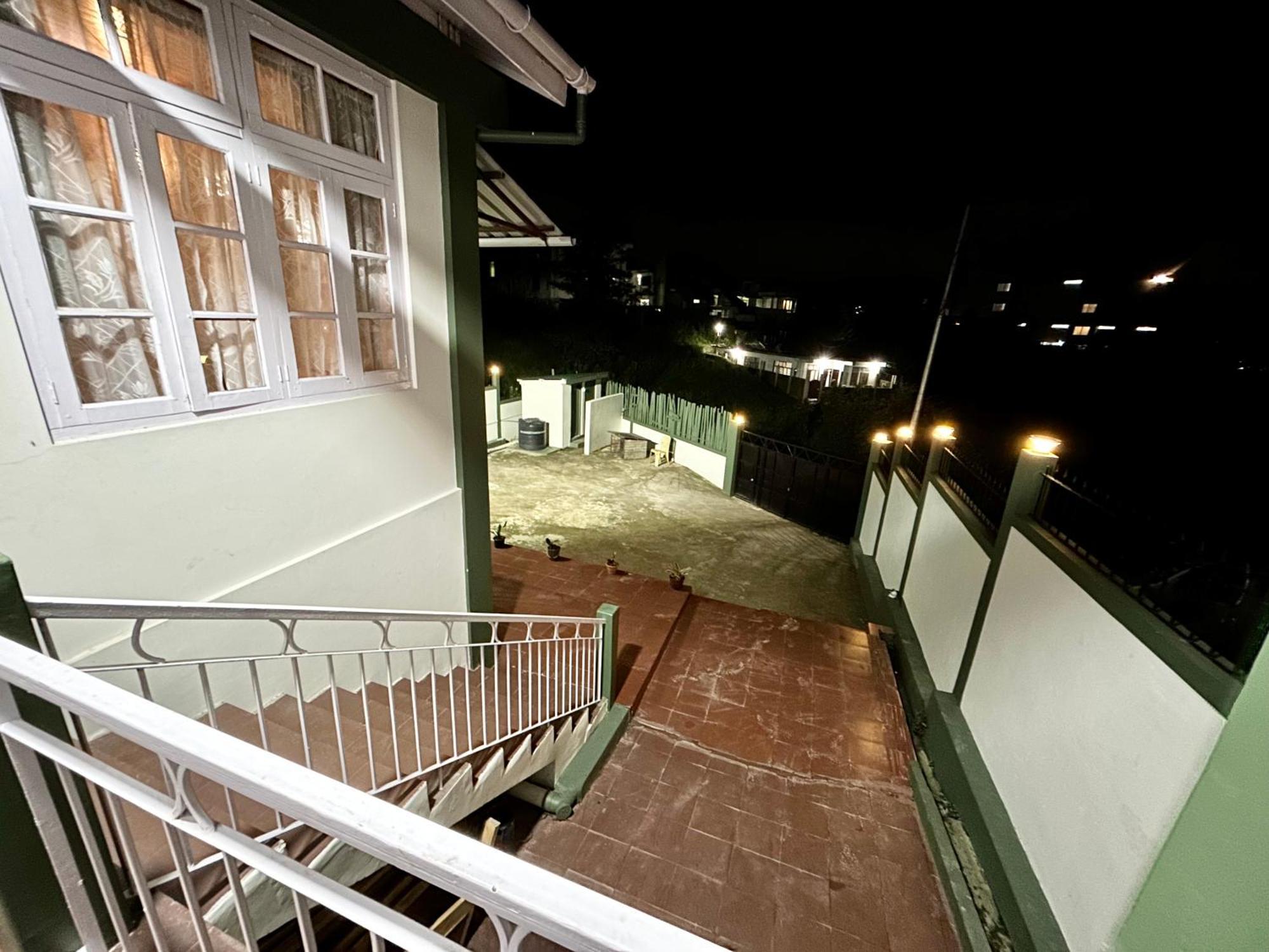 Yepplo Holiday Home - Complimentary Breakfast - 24 Hrs Caretaker & Power Backup Shillong Eksteriør bilde