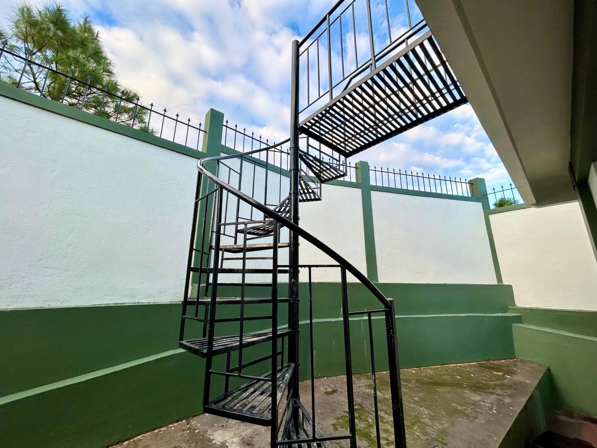 Yepplo Holiday Home - Complimentary Breakfast - 24 Hrs Caretaker & Power Backup Shillong Eksteriør bilde
