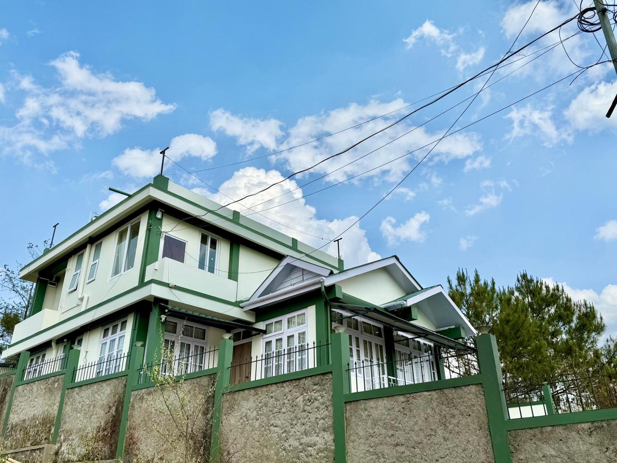 Yepplo Holiday Home - Complimentary Breakfast - 24 Hrs Caretaker & Power Backup Shillong Eksteriør bilde